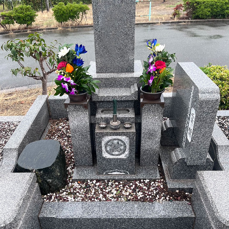 お墓参り清掃・清掃代行専門サービス「紫苑墓参清掃代行」